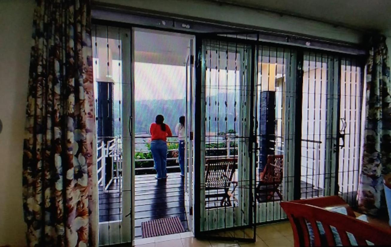 Villa Keluarga Syariah Resor Dago Pakar Bandung - View Bukit Εξωτερικό φωτογραφία