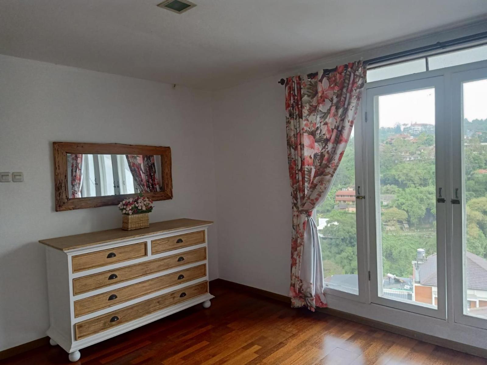 Villa Keluarga Syariah Resor Dago Pakar Bandung - View Bukit Εξωτερικό φωτογραφία