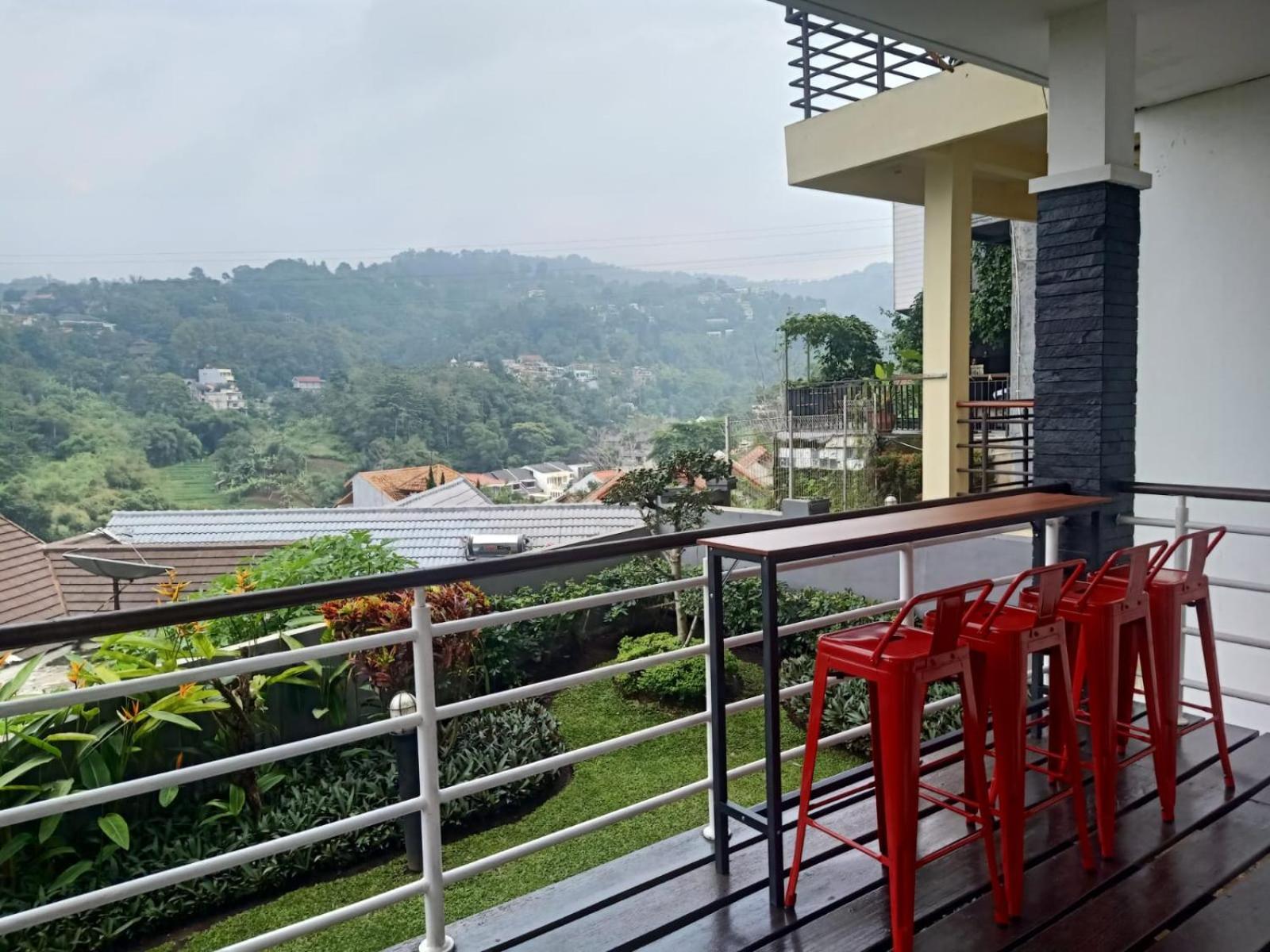 Villa Keluarga Syariah Resor Dago Pakar Bandung - View Bukit Εξωτερικό φωτογραφία